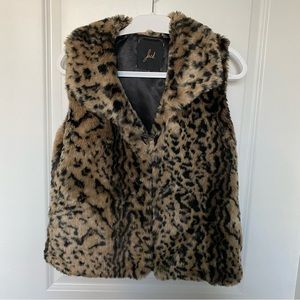 Faux Fur Leopard Print Vest large